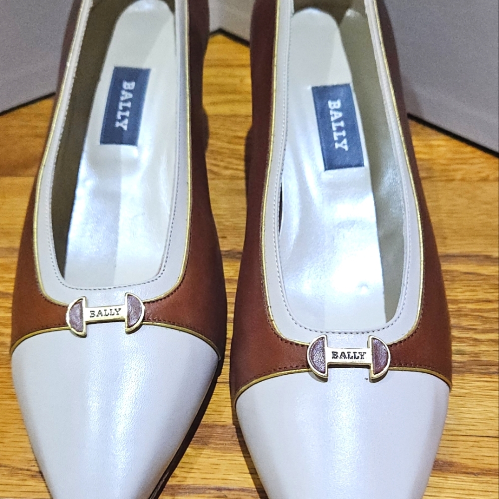 Bally Women's Leather Pump 9 B  Brown/Cream New